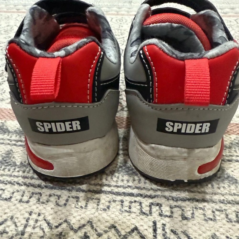 Ground Up Marvel Boy's Toddler Spiderman Light-Up Athletic Sneaker